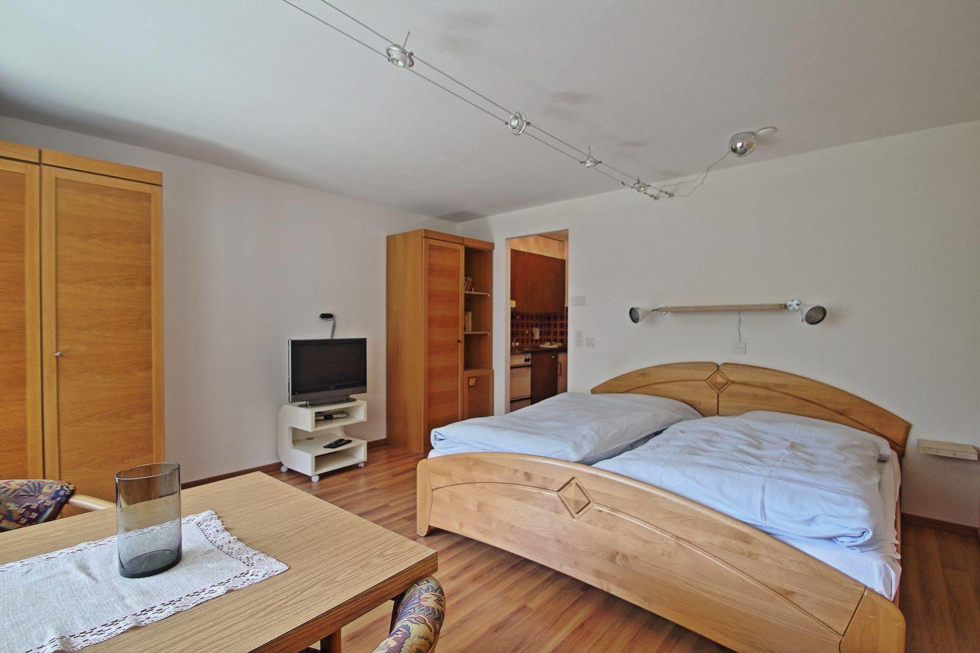 Serviced Apartments Wallis Morel Екстер'єр фото