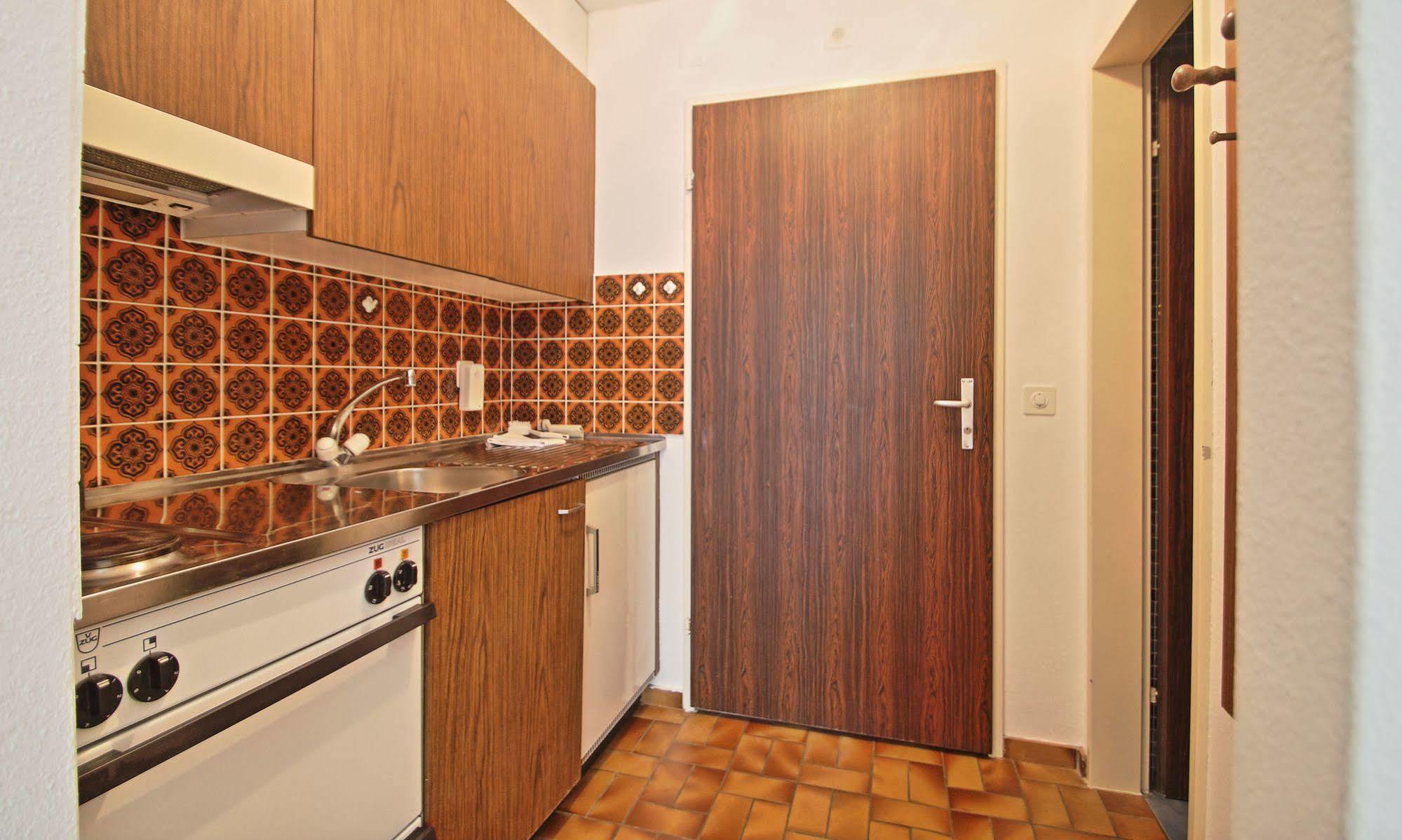 Serviced Apartments Wallis Morel Екстер'єр фото